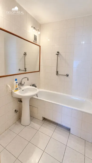 Na predaj 4-izbový byt, 82 m², Bratislava-Devínska Nová Ves