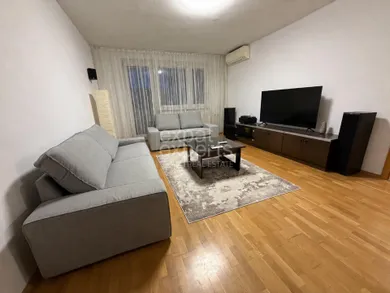 Byty na prenájom 3-izbový, Bratislava-Ružinov · €950