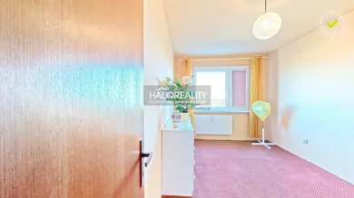Na prenájom 2-izbový byt, 55 m², Senec, Hollého