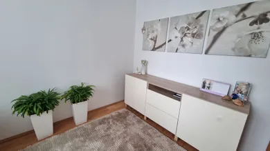 Na predaj 4-izbový byt, 77 m², Bratislava-Dúbravka, Kpt. Jána Rašu