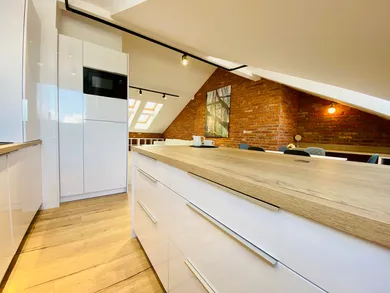 Na prenájom 3-izbový byt, 93 m², Košice-Staré Mesto, Baštová