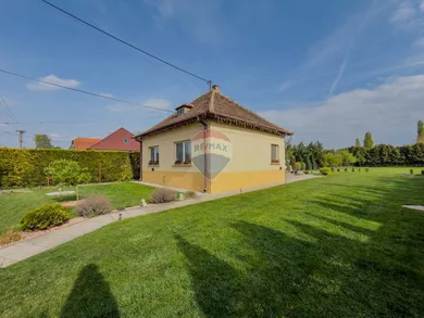 Na predaj 3-izbový dom, 523 m², Jelka