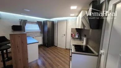 Na prenájom 2-izbový byt, 45 m², Sereď, Jesenského