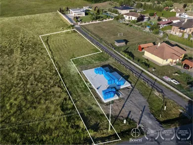 Na predaj pozemok, Ratka