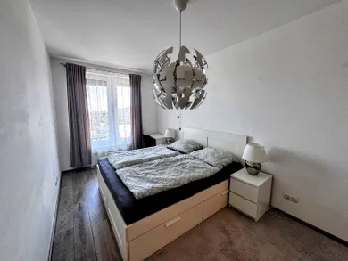 Na predaj 2-izbový byt, 63 m², Bratislava-Petržalka, Bosákova