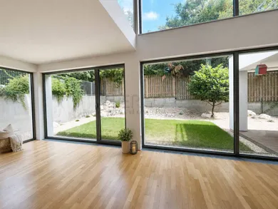 Na prenájom dom v Bratislava-Nové Mesto · €2 600 · Pôvodný stav