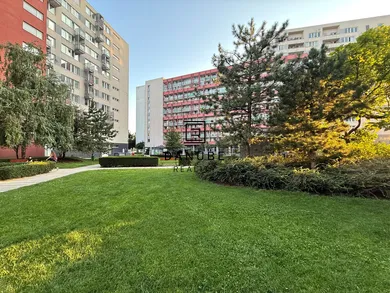 Na predaj 4-izbový byt, 101 m², Bratislava-Nové Mesto, Tomášikova