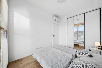 Na prenájom 2-izbový byt, 40 m², Bratislava-Nové Mesto, Vajnorská