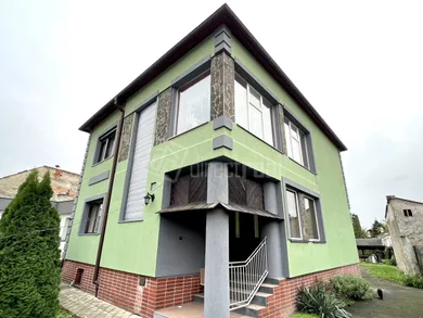 Na predaj dom, 360 m², Lučenec, P.Totha