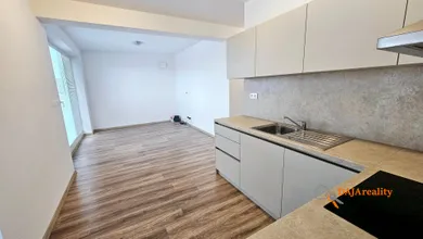 Na prenájom 2-izbový byt, Sereď, Strednočepeňská