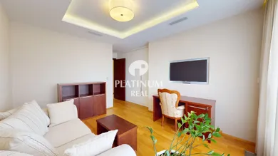 Na prenájom 3-izbový byt, 125 m², Bratislava-Staré Mesto, Hriňovská