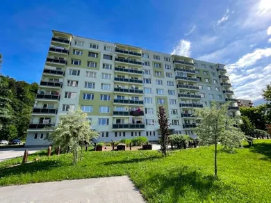 Byty na prenájom 3-izbový, Brezno · €600