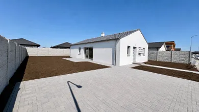Domy na predaj 5-izbový, Kvetoslavov · €359 000