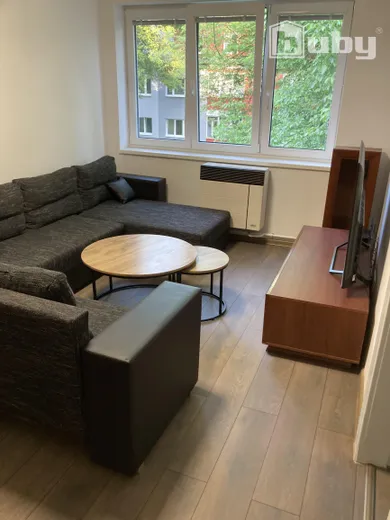 Mieszkania na wynajem, 2-pokojowe, Považská Bystrica · €500