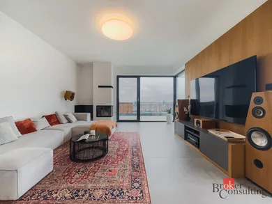 Квартиры в аренду, 3-комнатные, Bratislava-Nové Mesto · €2 600