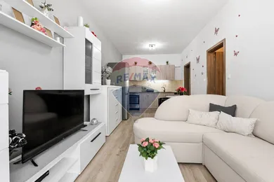 Mieszkania na wynajem, 2-pokojowe, Senec · €750