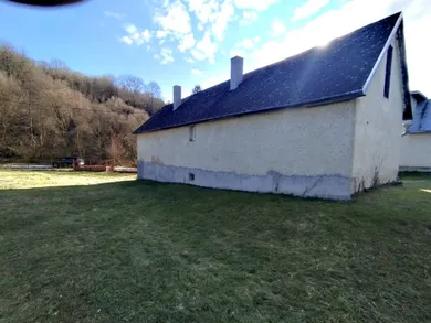 Na predaj dom, Pčoliné