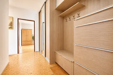 Na prenájom 2-izbový byt, 60 m², Žilina, Martinská