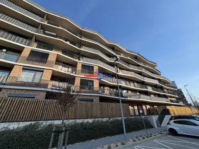 Na prenájom objekt, 12 m², Bratislava-Petržalka, Fialová