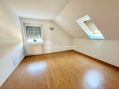 Na predaj 6-izbový dom, 550 m², Bratislava-Karlova Ves, Na Sitine