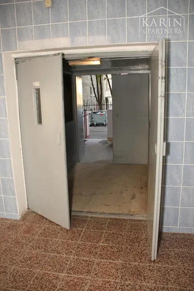 Na prenájom komerčné, 12 m², Bratislava-Nové Mesto, Hattalova
