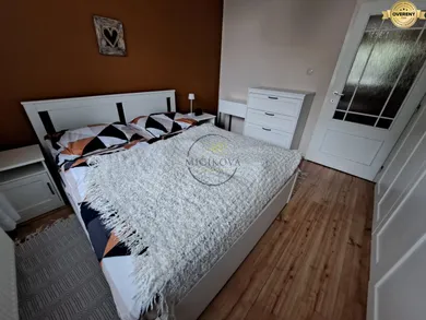 Na predaj 3-izbový byt, 67 m², Vráble