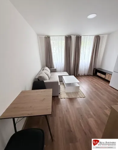 Mieszkania na wynajem, 2-pokojowe, Komárno · €620