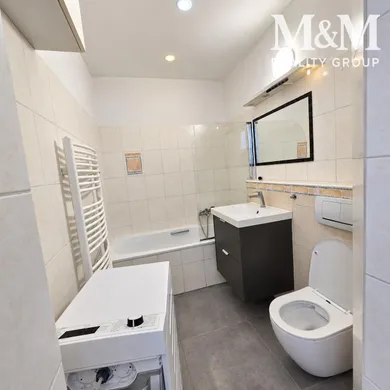 Na prenájom 2-izbový byt, 63 m², Bratislava-Staré Mesto