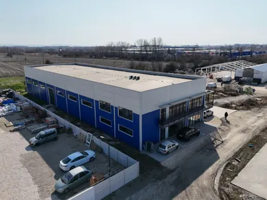 Na prenájom objekt, 382 m², Komárno