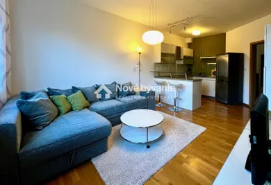 Mieszkania na wynajem, 2-pokojowe, Bratislava-Nové Mesto · €730
