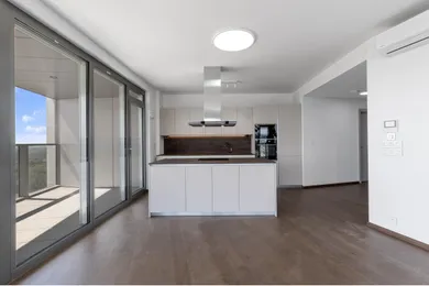 Na predaj 3-izbový byt, 118 m², Bratislava-Staré Mesto, Pribinova