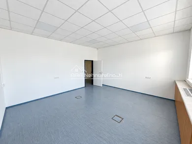 Na prenájom komerčné, 26 m², Košice-Juh, Južná Trieda