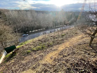 Na predaj pozemok, Bratislava-Devín, Devínska cesta