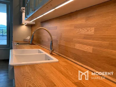 Na prenájom 3-izbový byt, 90 m², Trenčín, Liptovská