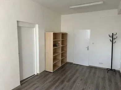 Na prenájom komerčné, 36 m², Bratislava-Petržalka, Panónska cesta