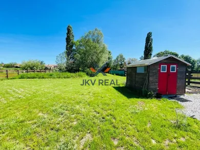 Na predaj pozemok, Štefanová