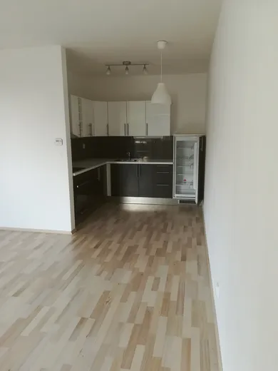 Na prenájom 2-izbový byt, 55 m², Stupava, Cementárenská