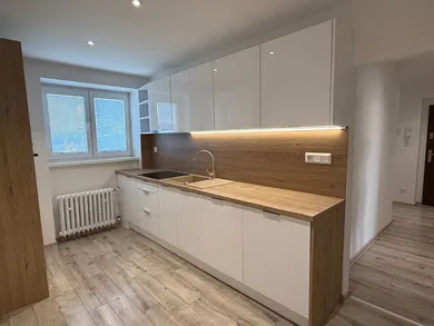 Mieszkania na sprzedaż, 3-pokojowe, Nová Dubnica · €151 000