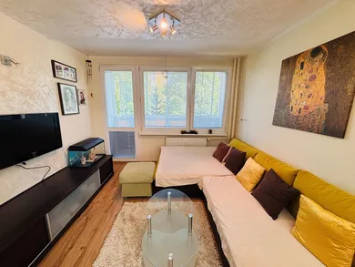 Na prenájom 3-izbový byt, 75 m², Banská Bystrica, Spojová