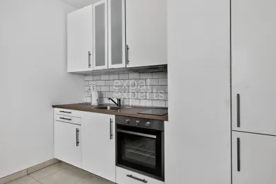 Na prenájom 2-izbový byt, 39 m², Bratislava-Petržalka, Vilová