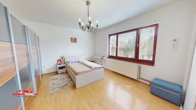Na predaj 6-izbový dom, 200 m², Trenčín, Záblatská
