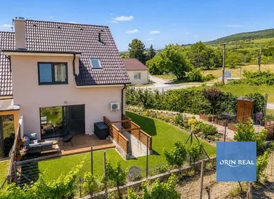 Na predaj dom, 159 m², Pezinok, Bratislavská