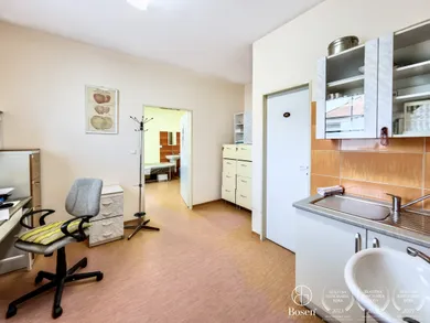 Na prenájom komerčné, 40 m², Fiľakovo, Podhradská