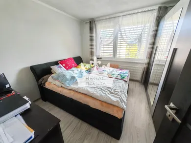 Na predaj 3-izbový byt, 73 m², Topoľčany, .