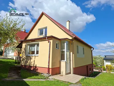 Na predaj 4-izbový dom, 120 m², Prievidza, Súhradská