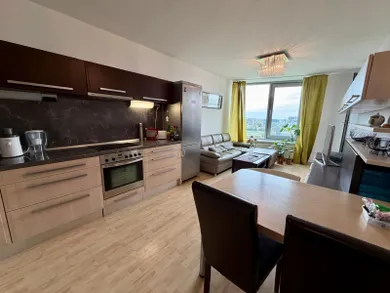 Byty na predaj 2-izbový, Bratislava-Nové Mesto · €274 000
