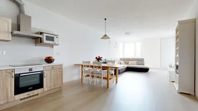 Na predaj 2-izbový byt, 84 m², Bratislava-Karlova Ves, Kresánkova