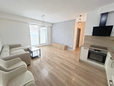 Квартири в оренду, 2-кімнатні, Žilina · €799