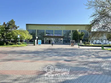 Na prenájom 1-izbový byt, 40 m², Nové Zámky, M. R. Štefánika
