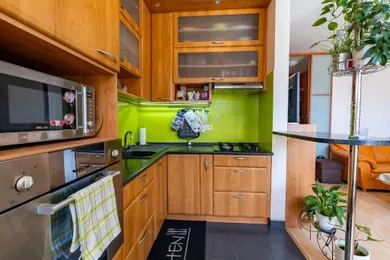 Na predaj 2-izbový byt, 57 m², Bratislava-Petržalka, Šustekova